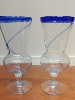 TGI Friday's Handblown Clear Glass Goblets with Cobalt Blue Rim & Swirl Set of 2